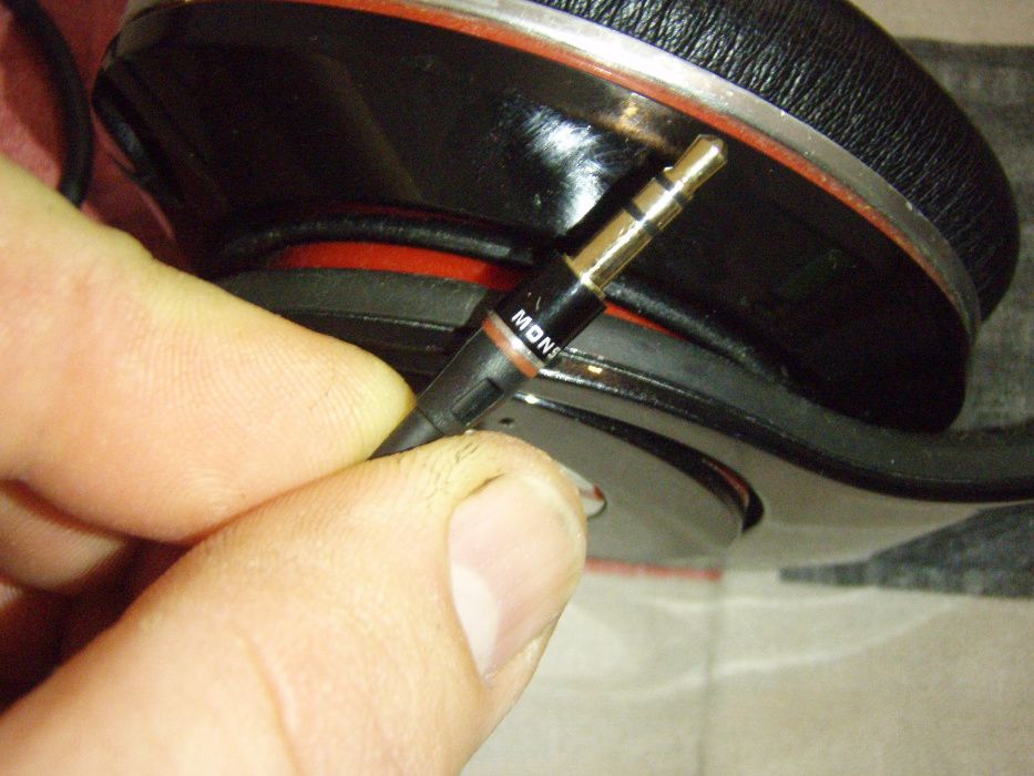 Casti cu fir Beats Studio 1 + husa de transport