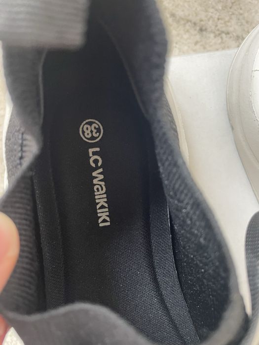 Дамски черни маратонки