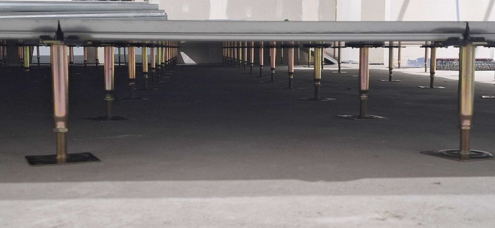 монтаж фальшпола и не только