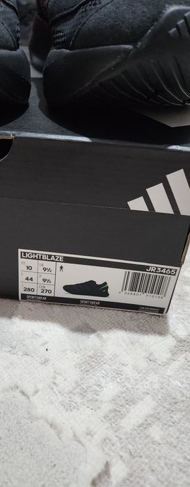 Продам кроссовки Adidas