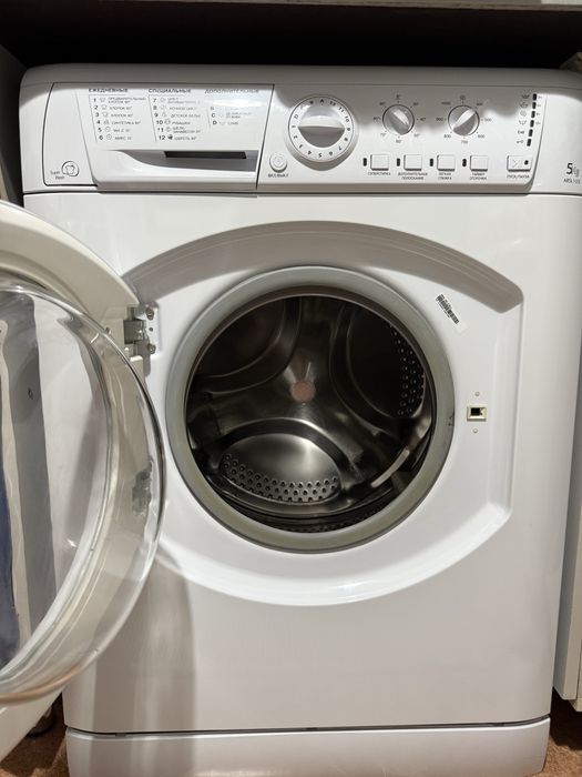 Стиральная машина Hotpoint Ariston