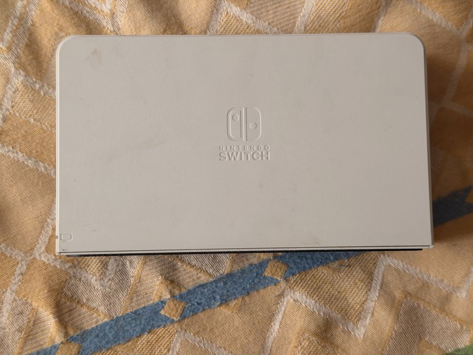 Nintendo switch с 3 игри и 2 волана