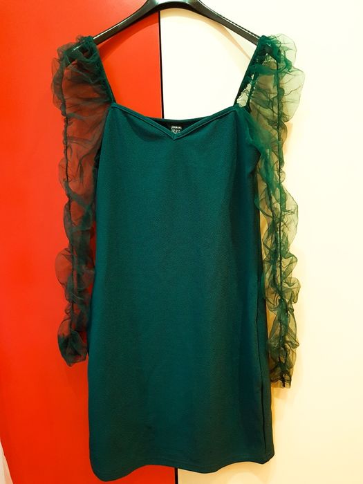 Vând rochițe pentru ocazii