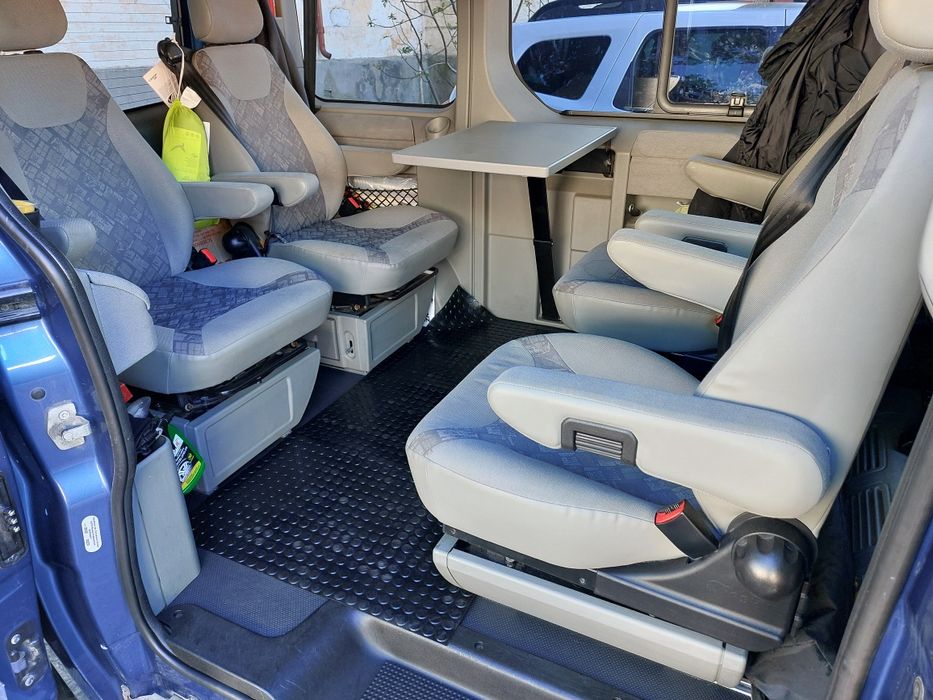 De vanzare . Opel Viavaro. model Westfalia. ( MULTIVAN)