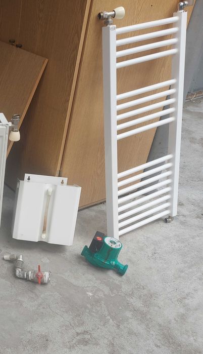 Лира за баня  + водна помпа