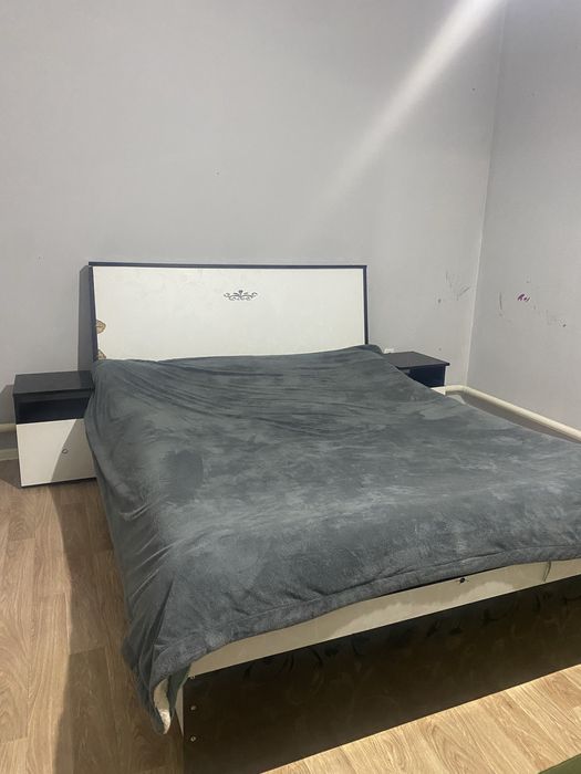 Продам спальный гарнитур