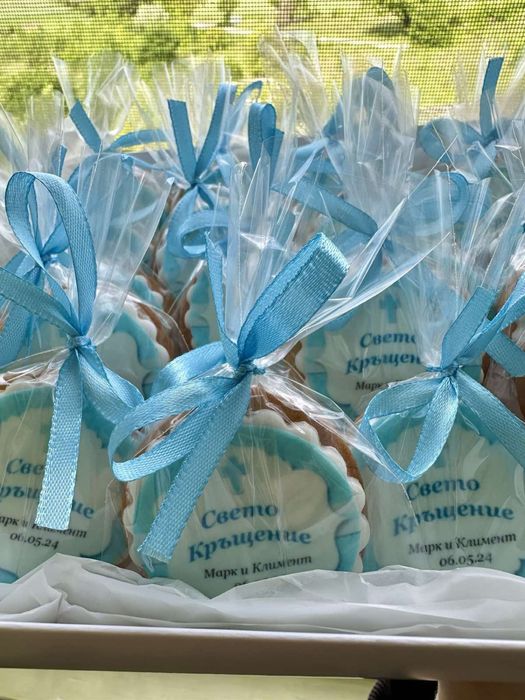 Ръчно декорирани медени бисквитки с фондан - погача, моминско парти