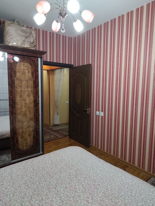 Продаётся 4 комнатная кв Французская постройка (м/в 40-пабеда кв-1 )