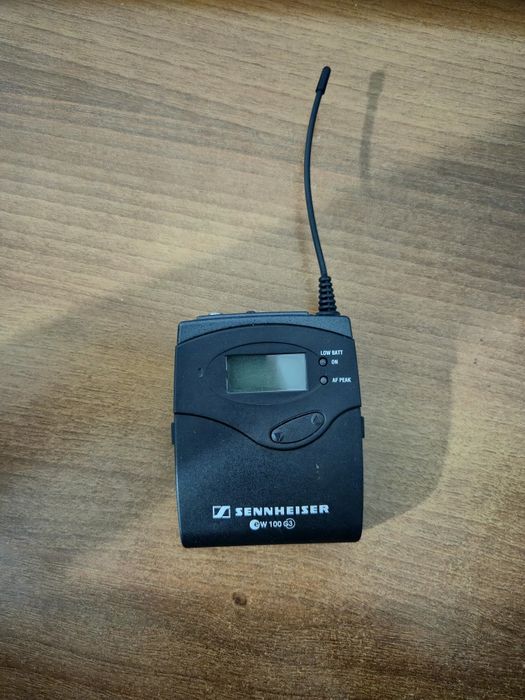 Emitator Sennheiser sk 100 (ew 100) G3 + Lavaliera ME 2 (Band B 626-668 MHz)
