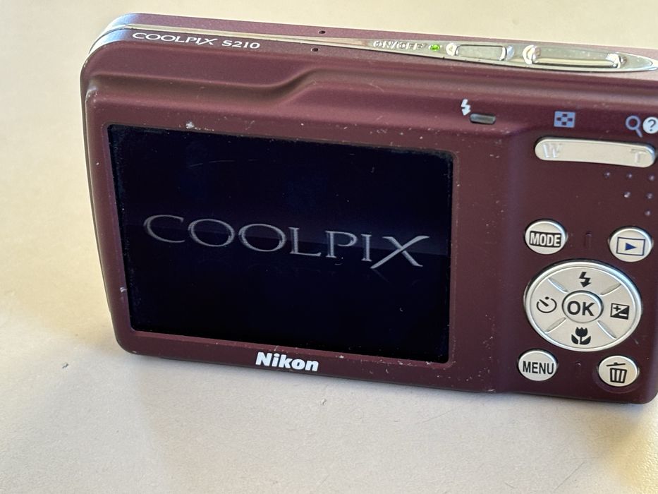 Nikon COOLPIX S210