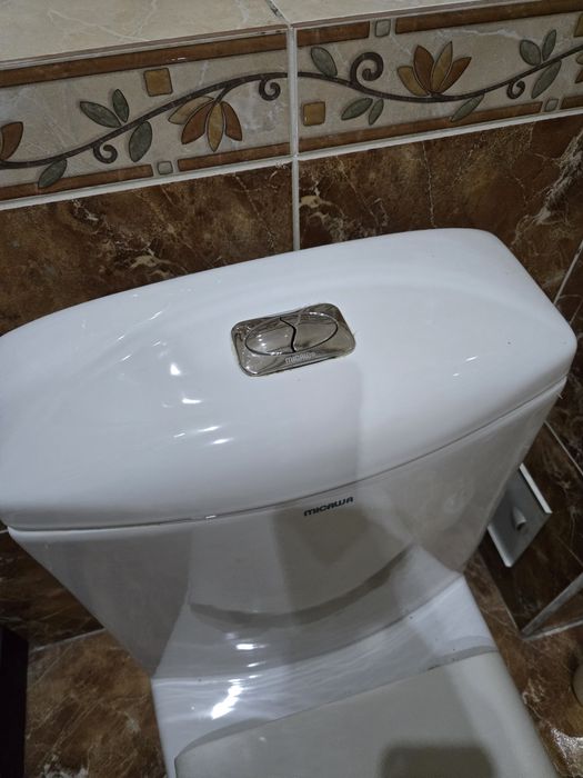 Продам унитазы б/у