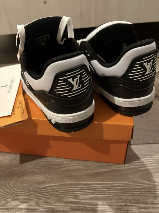 Adidasi Louis Vuitton