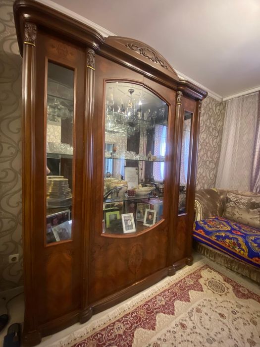 Гостиная   комод зеркало