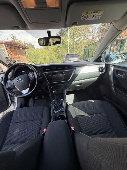 Toyota Auris 2.0 D4D 124 к. с.