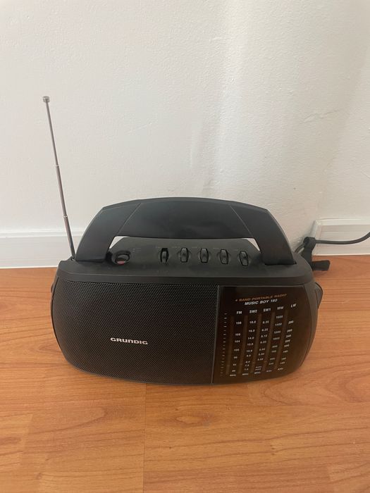Radio Grunding  pe priza și baterii