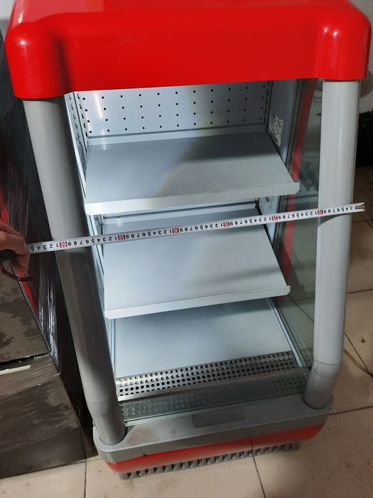 Холодильник витринный