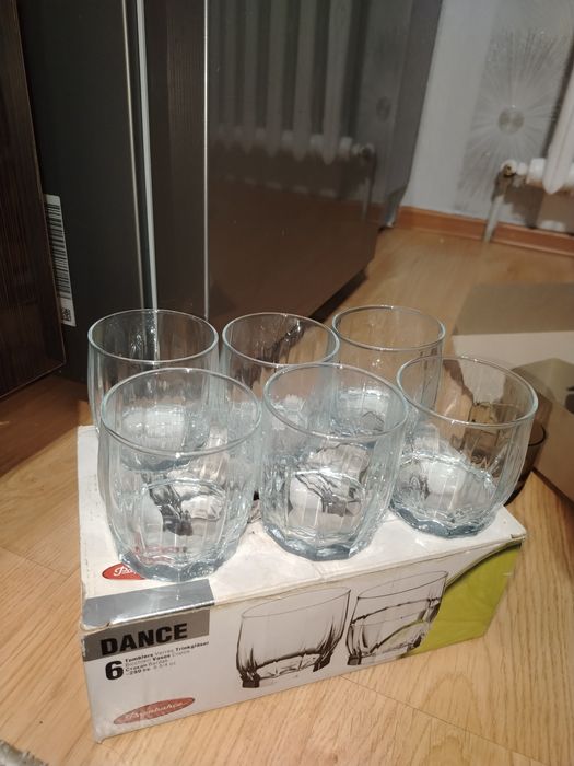 Стеклянные стаканы