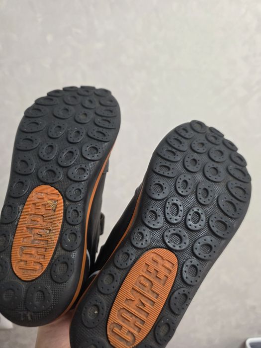 Продам демисезонные ботинки Camper