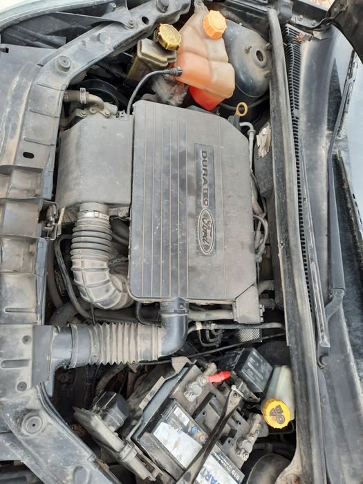 Elemente Caroserie Ford fiesta 1.3i Sport 2+1 uși An 2005