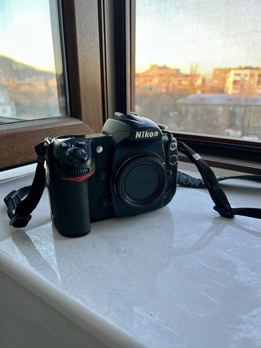 Nikon d300 Пълен Комплект с Обектив