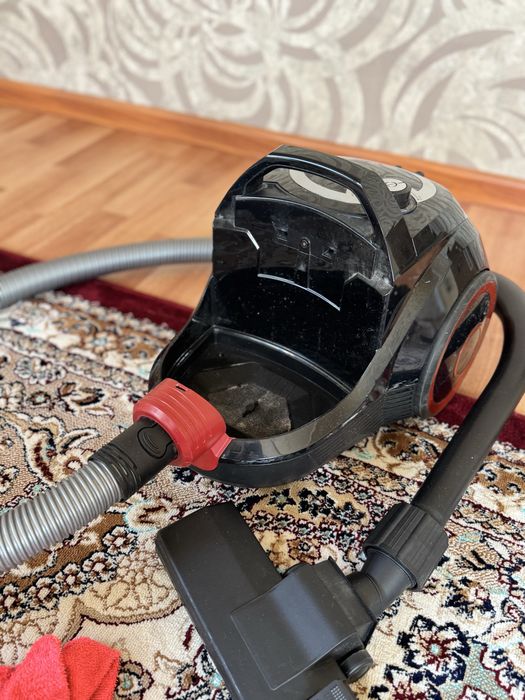 Пылесос Bosch BGS2UPWER3