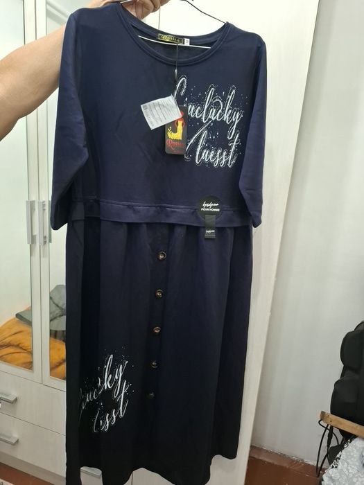 Продам платье 4 новых, 2 б/у