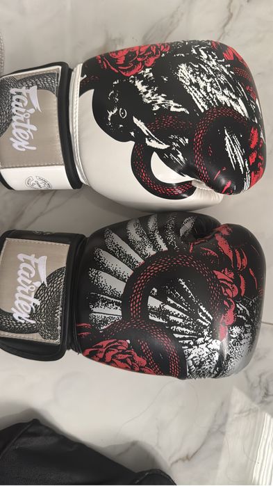 Перчатки Fairtex muay thai