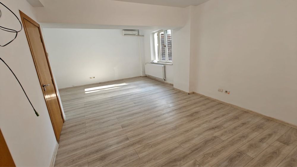 Garsoniera - Universitate Victoriei - bl Regina Elisabeta - Proprietar