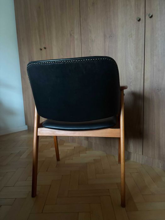 Кресло от средата на миналия век, 70-те години