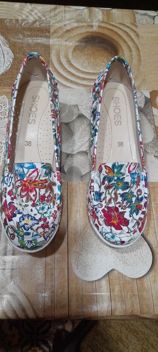 Продавам нови обувки