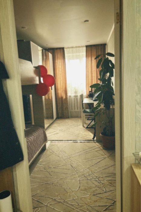 Продам квартиру 3-х ком 10-12