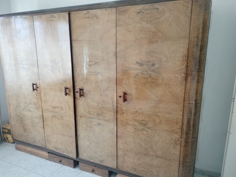 Античен гардероб