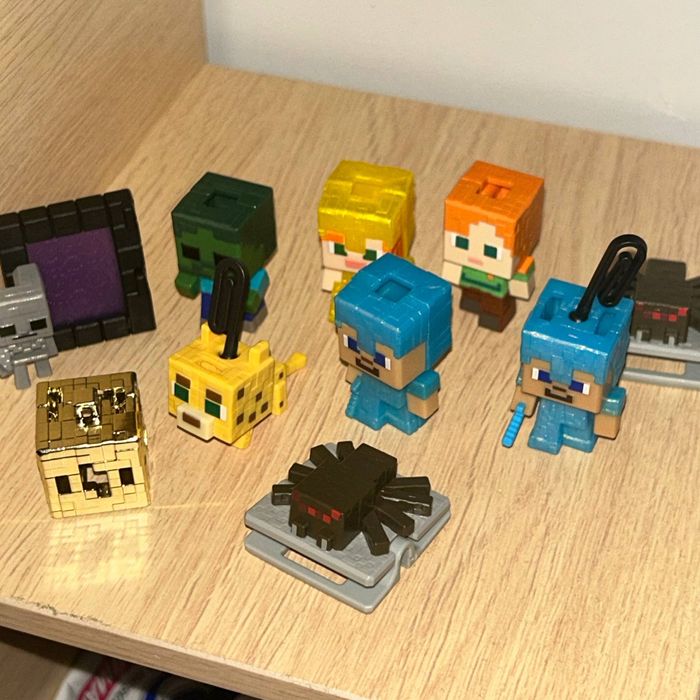 Kinderjoy Minecraft продавам