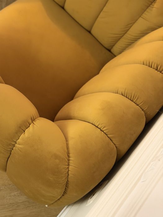 Fotoliu Ghado Shel cu tapiterie catifea si lemn masiv