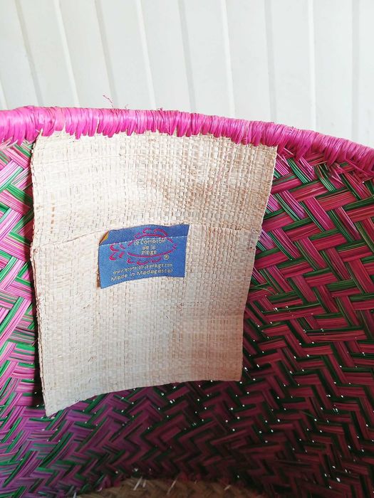 НОВА много голяма сламена чанта