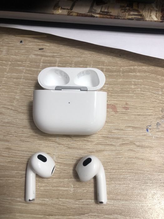 Эйрподс 3 сатылады 50 мың 2 ай болды полный док бар