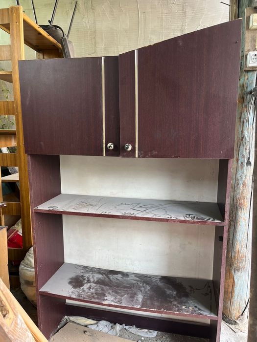 Продам тумбочку,шкафчик