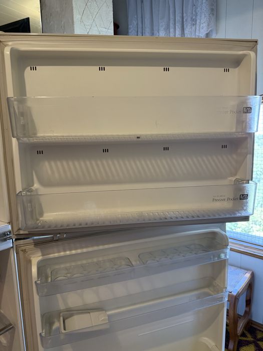 Продается Холодильник Sharp SJ-22F-SL (No Frost)