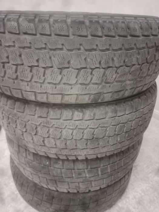 Покрышки 215*70 r16