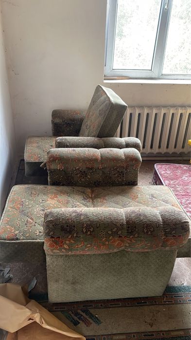 Диван и два кресла б/у