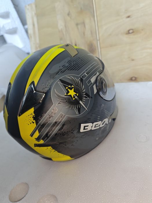 Продам мотоциклеиный шлем