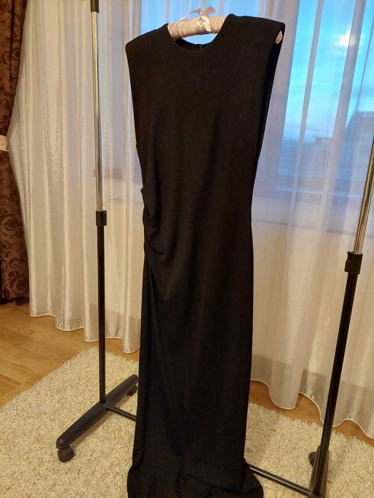 Rochii PNK si ZARA pret unic 80 lei/buc