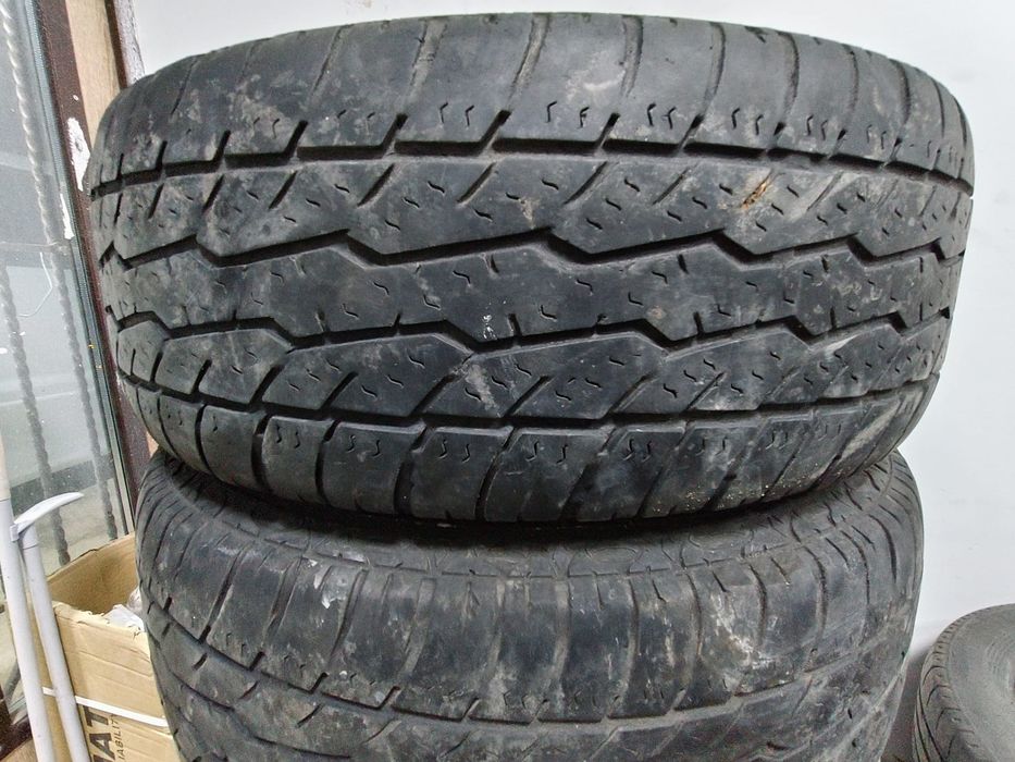 Продам летние шины  215/65/16