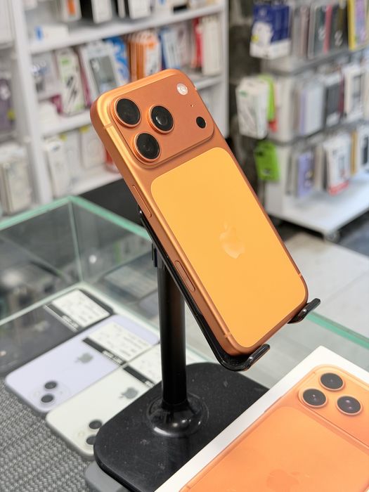 Apple iPhone 17 Pro 256GB Cosmic Orange