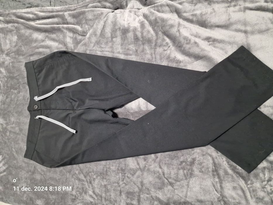 Pantaloni barbat