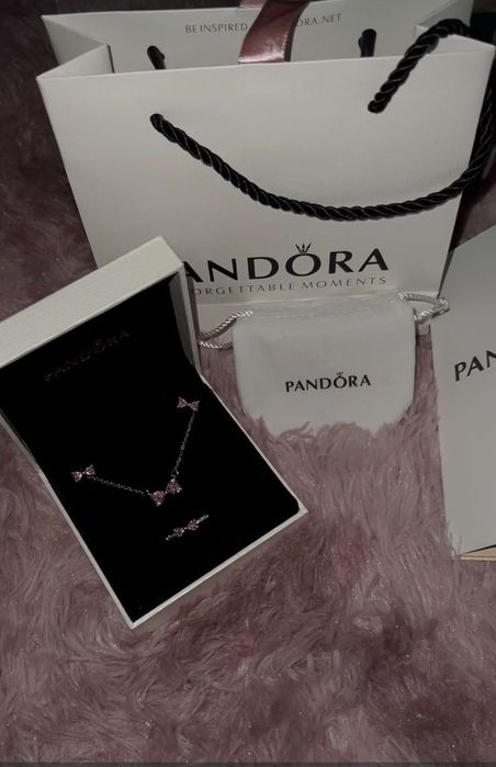 Набор украшений Pandora