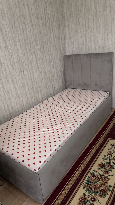 Диван для спальни