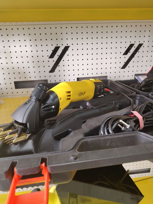 Ubay birentidan qo'y junini oladigan mashinka rassiya uchun ishlab chi