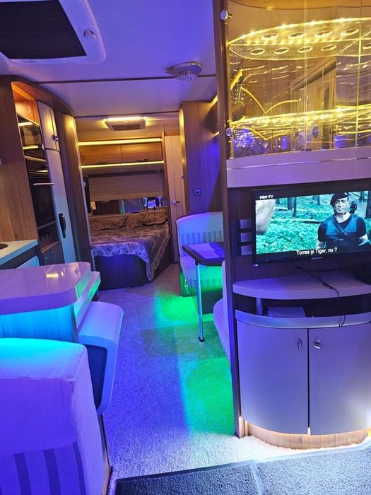 vând rulota hobby premium 700