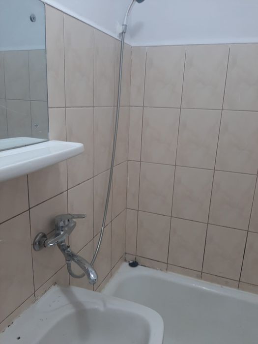 Inchiriez garsoniera